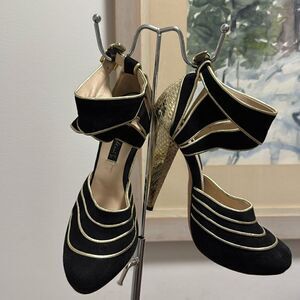 Christie Morris Black Suede & Gold Reptile Stiletto Ankle Strap Shoes. Size 38.